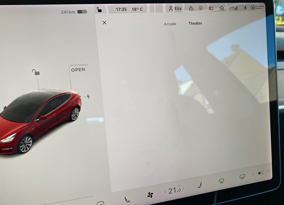 Tesla Theater scherm leeg Tesla Theater scherm leeg